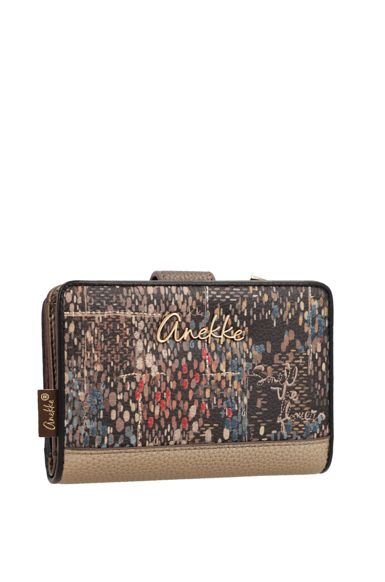 Anekke kleine accessoires en portemonnees
Met de kleine accessoires en portemonnees van Anekke voeg je stijl en karakter toe aan elke dag. De collectie bestaat uit portemonnees, pasjeshouders, sleutelhangers, etuis en andere praktische accessoires met de herkenbare, artistieke uitstraling van Anekke.

Of je nu op zoek bent naar een compacte portemonnee voor dagelijks gebruik of een bijzonder cadeau, Anekke combineert kwaliteit, functionaliteit en een uniek design. Dankzij de hoogwaardige afwerking en prachtige details zijn deze accessoires niet alleen handig, maar ook echte blikvangers.

Waarom kiezen voor Anekke accessoires?

Unieke en artistieke ontwerpen
Hoogwaardige materialen en afwerking
Praktische indeling voor dagelijks gebruik
Perfect als cadeau of om jezelf te verwennen
Ontdek de nieuwste collectie Anekke kleine accessoires en portemonnees en kies jouw favoriete model. Met een Anekke accessoire ga je altijd stijlvol de deur uit.