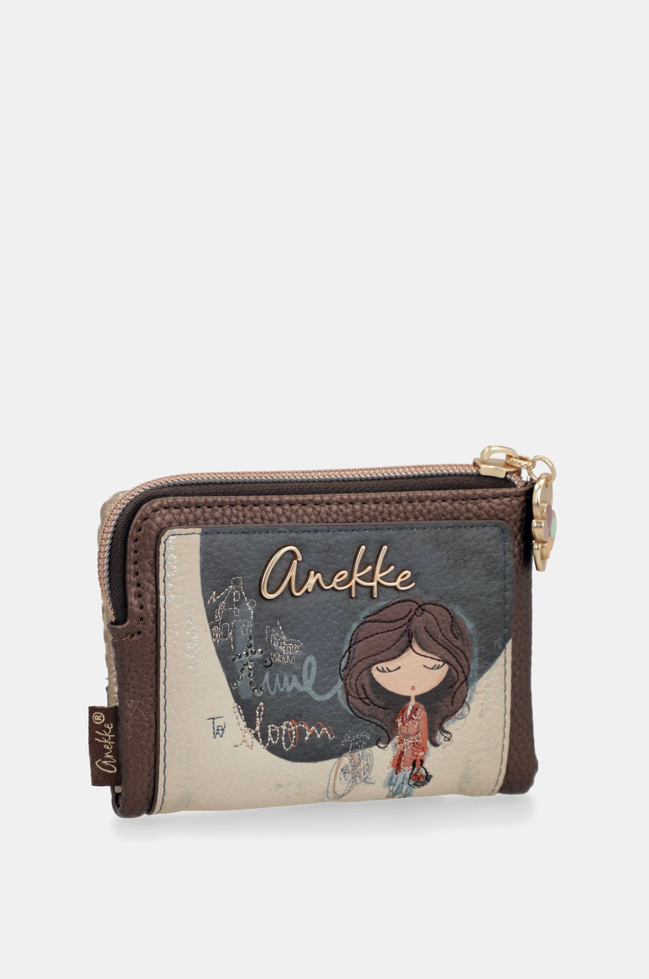 Anekke kleine accessoires en portemonnees
Met de kleine accessoires en portemonnees van Anekke voeg je stijl en karakter toe aan elke dag. De collectie bestaat uit portemonnees, pasjeshouders, sleutelhangers, etuis en andere praktische accessoires met de herkenbare, artistieke uitstraling van Anekke.

Of je nu op zoek bent naar een compacte portemonnee voor dagelijks gebruik of een bijzonder cadeau, Anekke combineert kwaliteit, functionaliteit en een uniek design. Dankzij de hoogwaardige afwerking en prachtige details zijn deze accessoires niet alleen handig, maar ook echte blikvangers.

Waarom kiezen voor Anekke accessoires?

Unieke en artistieke ontwerpen
Hoogwaardige materialen en afwerking
Praktische indeling voor dagelijks gebruik
Perfect als cadeau of om jezelf te verwennen
Ontdek de nieuwste collectie Anekke kleine accessoires en portemonnees en kies jouw favoriete model. Met een Anekke accessoire ga je altijd stijlvol de deur uit.