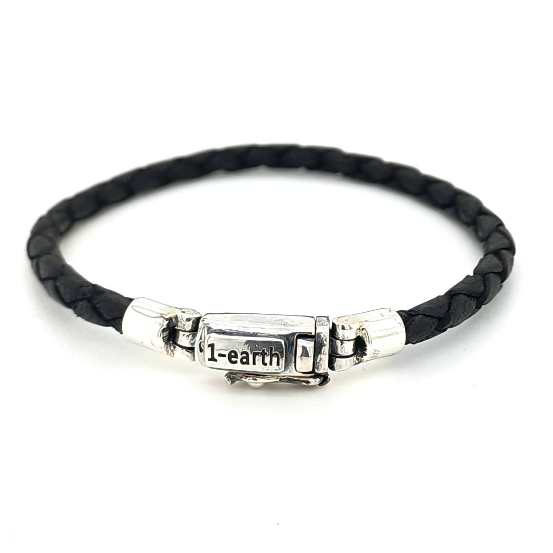Dit Armband Bunder Z, modelnummer 32152482-0182, is een stijlvolle armband met een lengte van 19 cm. Het valt onder de categorie "Jewel" en is perfect als accessoire. Draag het solo voor een subtiele elegantie of combineer met meerdere armbanden voor een trendy look. Perfect voor dagelijks gebruik of speciale gelegenheden.