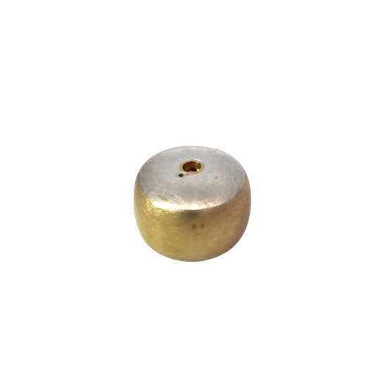 Die Wechselschlie&szlig;e Silber/Gold, Modellnummer WECHSELSCHLIESSE SILBER/GOLD, ist ein vielseitiger Anh&auml;nger aus hochwertigem Silber und Gold. Perfekt f&uuml;r Schmuckliebhaber, die gerne ihren Stil wechseln. Tragen Sie es an einer Kette als elegantes Highlight zu jedem Outfit. Ideal f&uuml;r formelle Anl&auml;sse oder als t&auml;gliches Accessoire f&uuml;r einen Hauch von Luxus.