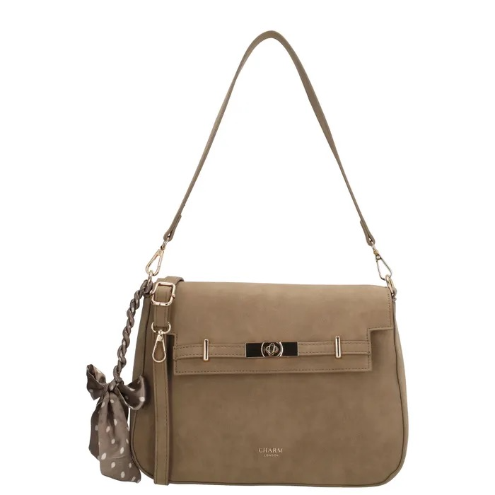 Charm London The Hamptons Village Schoudertas &ndash; PU Su&egrave;de Damestas
De Charm London The Hamptons Village schoudertas is een stijlvolle damestas van PU su&egrave;de die perfect is voor dagelijks gebruik. Dankzij het compacte formaat neem je jouw essentials gemakkelijk mee. De tas is voorzien van een afneembare korte schouderband en een verstelbare, afneembare lange schouderband, zodat je hem als schoudertas of crossbody kunt dragen.
Binnenin vind je twee insteekvakken, een tussenritsvak en een ritsvak voor waardevolle spullen. Ook aan de achterzijde bevindt zich een handig ritsvak. De overslagsluiting, gouden hardware en het decoratieve sjaaltje geven de tas een elegante uitstraling.
Kenmerken
Gemaakt van PU su&egrave;de
Afneembare korte schouderband
Verstelbare en afneembare lange schouderband
Overslagsluiting met siersluiting
Twee insteekvakken
Tussenritsvak en binnenvak met rits
Achterritsvak
Gouden hardware
Inclusief decoratief sjaaltje