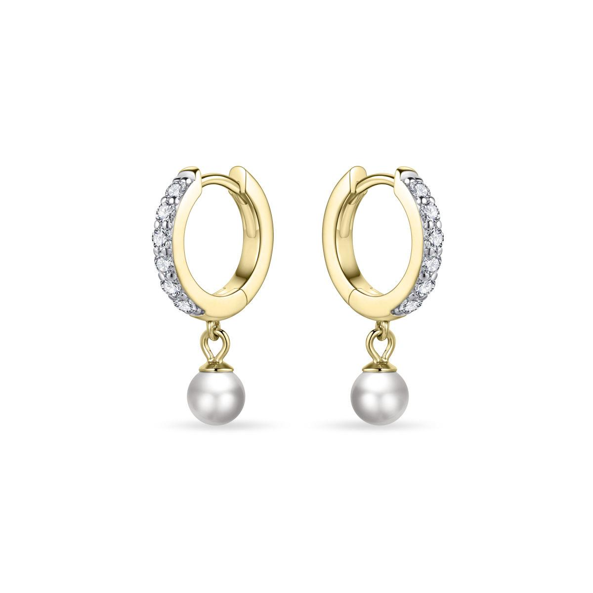 De Gisser zilver vergulde oorcreool met modelnummer KC1011Y is een sierlijk sieraad, voorzien van een parel en sprankelende zirkonia's. Het is een verfijnde keuze binnen de categorie sieraden, specifiek als creooloordoppen. Draag deze elegante creolen bij een avondjurk voor een glamoureuze uitstraling of als chique aanvulling op je dagelijkse outfit.