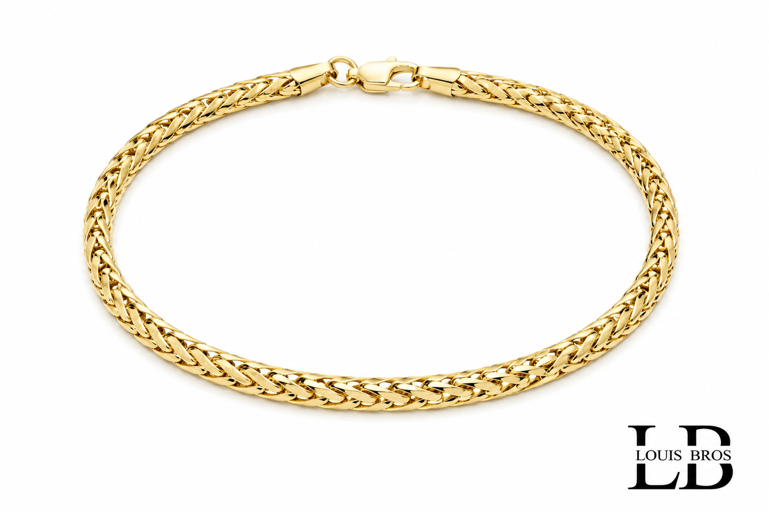 Deze elegante geelgouden armband is vervaardigd uit hoogwaardig 14 karaat goud (6.14 gr) en uitgevoerd met verfijnde gevlochten schakels. Het gevlochten ontwerp geeft de armband een rijke en luxe uitstraling, waarbij de schakels op kunstige wijze in elkaar zijn verweven voor een soepel en stijlvol geheel.

De structuur zorgt voor een prachtige lichtval en maakt de armband tot een echte blikvanger &mdash; subtiel, maar met karakter. Of je nu op zoek bent naar een sieraad voor dagelijks gebruik of voor een speciale gelegenheid, deze armband biedt de perfecte balans tussen elegantie en draagcomfort.

Afgewerkt met een stevige karabijnsluiting, wat zorgt voor veiligheid &eacute;n een prettige pasvorm.

Kenmerken:

Materiaal: 14 karaat geelgoud

Schakeltype: Gevlochten schakels

Uitstraling: Elegant, klassiek en tijdloos

Sluiting: Solide karabijnsluiting

Draagmoment: Zowel geschikt voor dagelijks gebruik als feestelijke gelegenheden

Een armband die vakmanschap en stijl verenigt &ndash; een tijdloos sieraad dat in geen enkele sieradencollectie mag ontbreken.