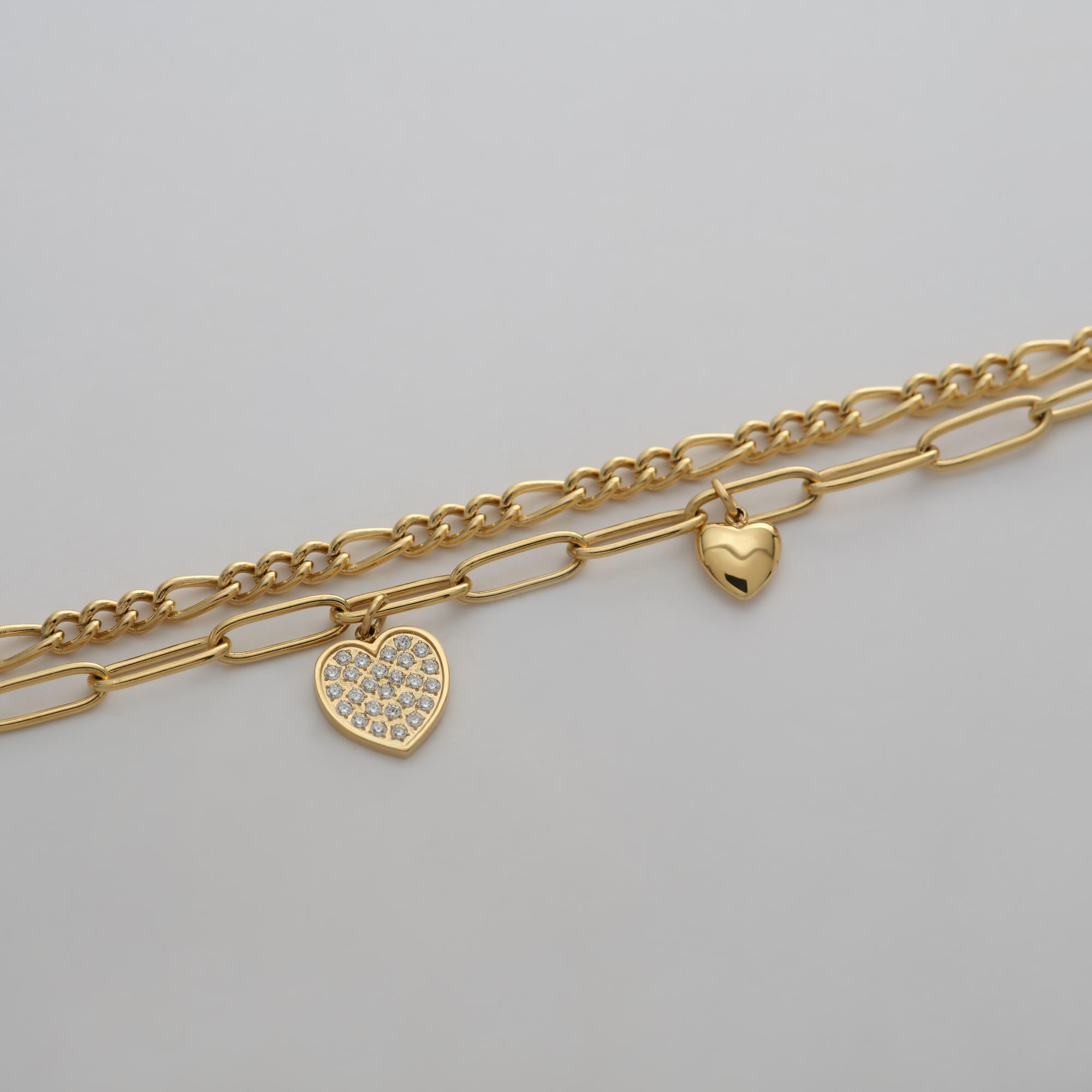 Das Guido Maria Kretschmer Armband Herz  ist ein neues Schmuckst&uuml;ck in der Kategorie JEWEL. Als stilvolles Armband erg&auml;nzt es jedes Outfit perfekt. Tragen Sie es solo f&uuml;r einen minimalistischen Look oder kombinieren Sie es mit anderen Armb&auml;ndern f&uuml;r einen angesagten Layering-Effekt. Ein ideales Accessoire f&uuml;r moderne Schmuckliebhaberinnen.