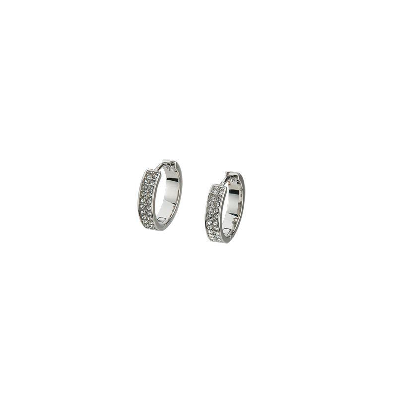 Die Scharniercreolen 925 rhodiniert mit Zirkonia (Modellnummer 5-215986-001) sind elegante Creolen mit einem Durchmesser von 15 mm. Diese Ohrringe bestehen aus hochwertigem 925er Sterlingsilber, sind rhodiniert und mit funkelnden Zirkonia-Steinen verziert. Sie passen perfekt zu eleganten und formellen Anl&auml;ssen. Tragen Sie sie zu Hochsteckfrisuren, um ihren Glanz hervorzuheben.
