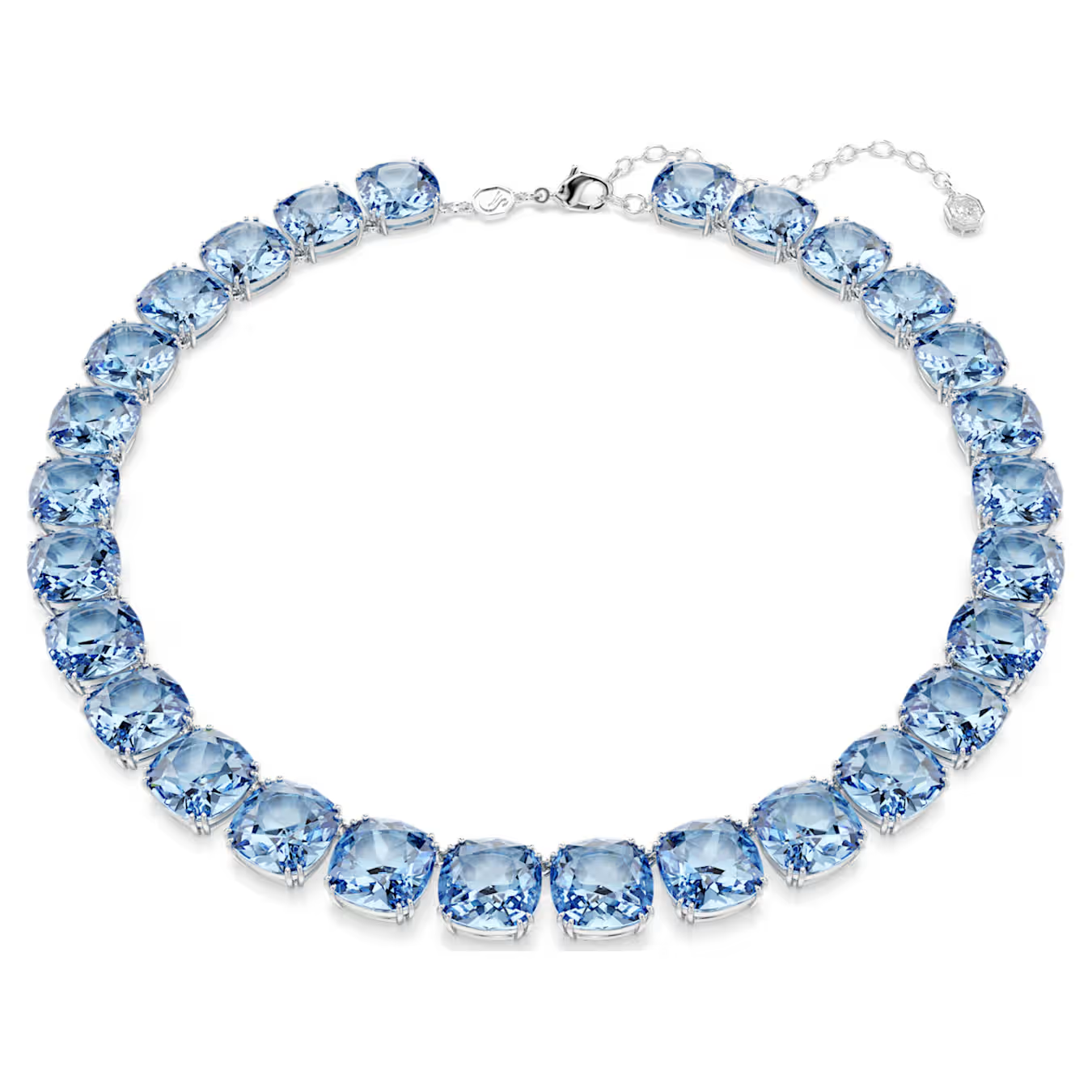 Deze stralende ketting belichaamt de luxueuze en stralende Millenia-stijl. Een volledige streng van kussenvormige Swarovski ReCreated&trade;-kristallen in een ijsblauwe tint die de hele dag door een koele sereniteit uitstraalt. De onberispelijke Millenia-lijn is een levendige en sprekende nieuwe kijk op het erfgoed en de expertise van Swarovski, die tot uiting komt in rivieren van kristallen waar wetenschap en magie samenkomen.

Artikelnr.: 5760058
Collectie:  Millenia
Lengte (minimum - maximum): 37.8 - 44.8 cm
Breedte: 1.2 cm
Materiaal:  Rodium-verguld, ReCreated&trade; Crystals, Cubic zirconia
Kleur:  Blauw
Type sluiting:  Karabijn