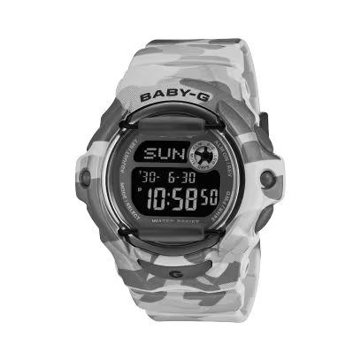 Die Casio Baby-G DIGITAL Kunstoofband grau, Modellnummer BG-169CMB-8ER, ist eine robuste und stilvolle Armbanduhr. Sie zeichnet sich durch sto&szlig;festes Design, Wasserdichtigkeit und eine komfortable Passform aus. Am besten wird sie locker am Handgelenk getragen, um maximalen Komfort und Stil zu gew&auml;hrleisten. Perfekt f&uuml;r Alltag und Freizeit!
