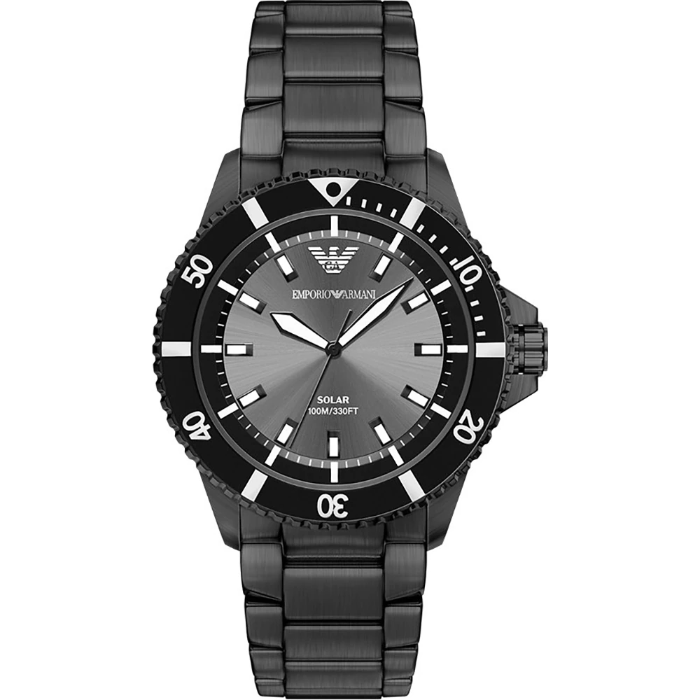 De Emporio Armani Horloge AR11831 is een stijlvolle herenhorloge met modelnummer AR11831. Het horloge beschikt over een 42mm kast van roestvrij staal en een zwarte horlogeband. Draag deze tijdloze accessoire bij zowel formele als casual outfits voor een verfijnde uitstraling. Perfect voor dagelijks gebruik of speciale gelegenheden.