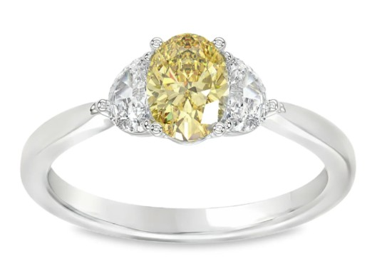 Materialen: 14 Karaats goud
Materiaal kleur: Wit
Stenen: Labgrown diamant
Steen slijpsel: Ovaal , Half moonshape
Diamant karaatgewicht: 1,00 , 0,65
Diamant zuiverheid: VSI (Very Small Inclusions)
Diamant kleur: FG
Met certificaat