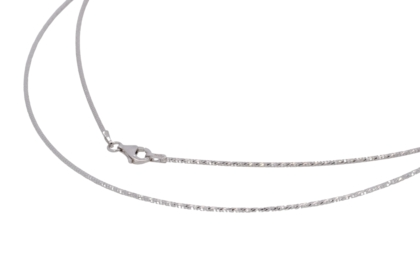 Der Halsreif Silber / rhod. (Modellnummer 766223019) ist eine elegante Halskette aus 925er Sterling Silber, mit einer L&auml;nge von 42 cm und einem Gewicht von 4,80 g. Ideal f&uuml;r den t&auml;glichen Gebrauch oder besondere Anl&auml;sse, passt dieser zeitlose und stilvolle Schmuck zu jedem Outfit und ist ein perfektes Accessoire f&uuml;r Ihren Look.