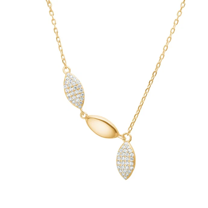 Diese Vergoldete Silber Halskette von TINENOR ist ein elegantes Schmuckst&uuml;ck, ideal als modisches Accessoire. Perfekt tragbar bei besonderen Anl&auml;ssen oder allt&auml;glichen Outfits, verleiht es jedem Look einen Hauch von Eleganz. Die Kette ist neu und ein Muss f&uuml;r jede Schmucksammlung. Kombinieren Sie sie mit passenden Ohrringen f&uuml;r einen harmonischen Look.