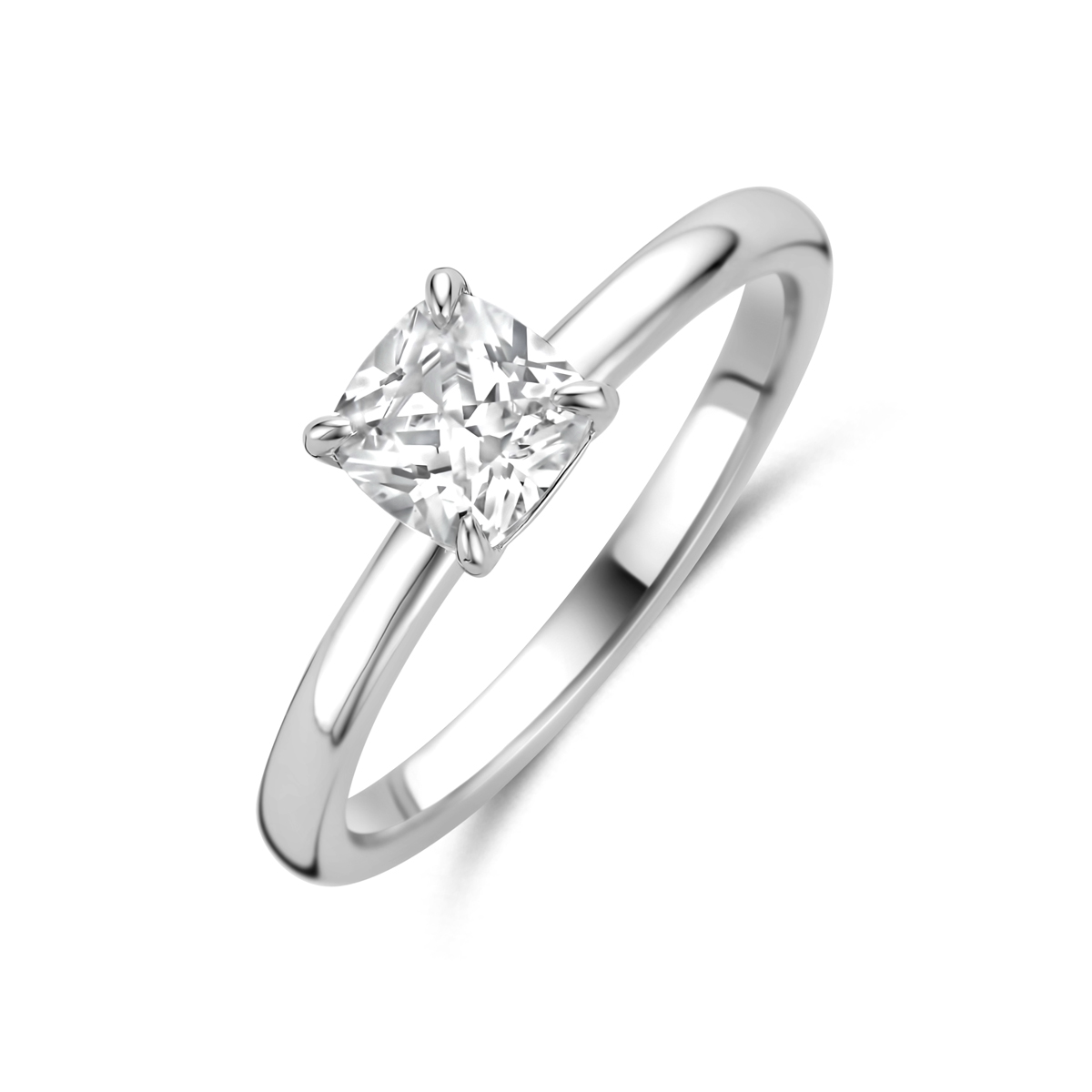 Gerhodineerd 925 zilveren ring uitgevoerd met zirkonia. De steen heeft een afmeting van 5.5mm.