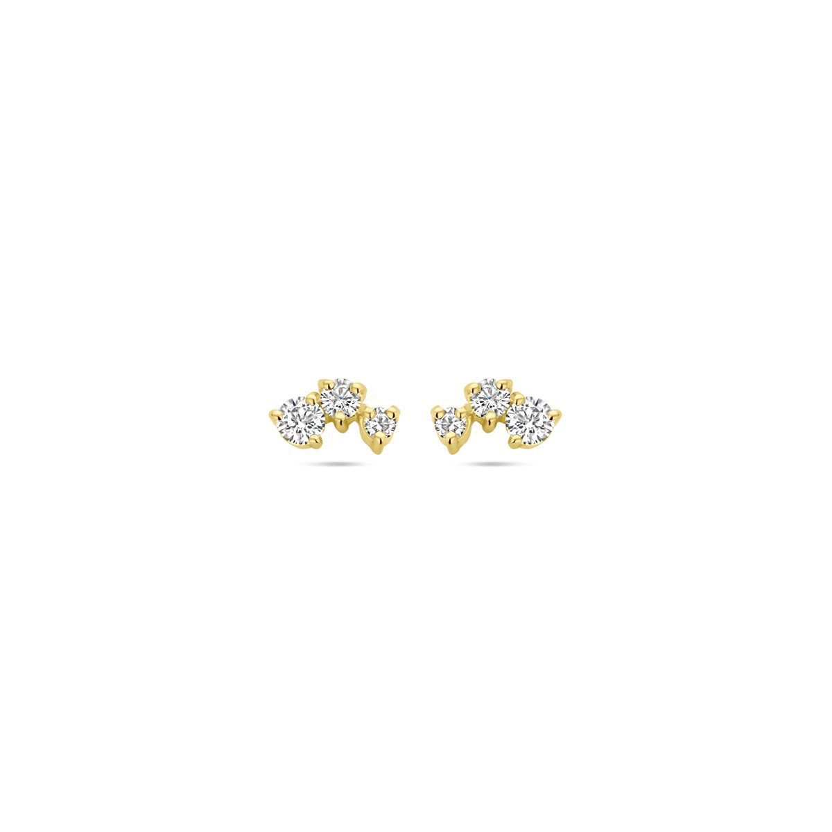 Verguld op 925 zilveren oorknoppen met zirkonia. De oorknoppen hebben een afmeting van 4.5x8mm. Geen garantie op plating.
