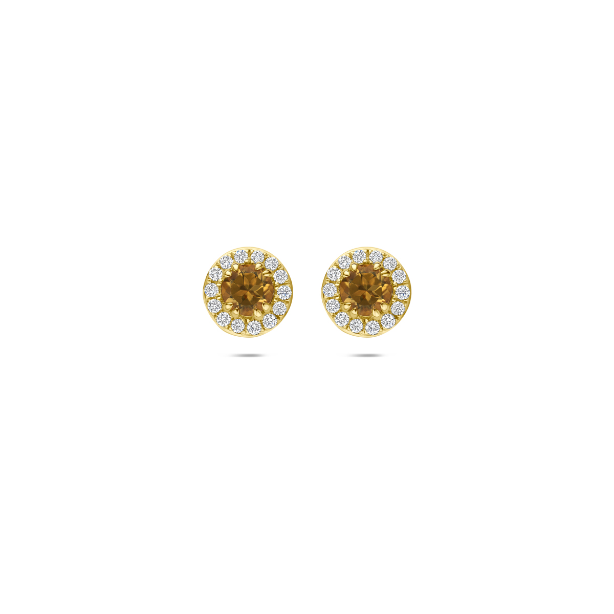 14k Geelgouden oorknoppen uitgevoerd met citrien en lab grown diamant. De oorknoppen hebben een diameter van 7mm. Het totale diamantgewicht is 0.16ct.&nbsp;Lab grown diamanten zijn diamanten die ontstaan in een laboratorium. Onder extreem hoge druk en temperatuur wordt het natuurlijk ontstaansproces nagebootst met als eindresultaat een diamant met dezelfde chemische eigenschappen maar met een andere oorsprong.