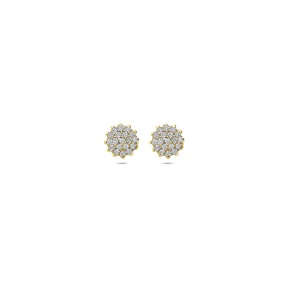 14k Geelgouden oorknoppen uitgevoerd met een lab grown diamant met een totaalgewicht van 0.19ct. De oorknoppen hebben een diameter van 6mm. Lab grown diamanten zijn diamanten die ontstaan in een laboratorium. Onder extreem hoge druk en temperatuur wordt het natuurlijk ontstaansproces nagebootst met als eindresultaat een diamant met dezelfde chemische eigenschappen maar met een andere oorsprong.