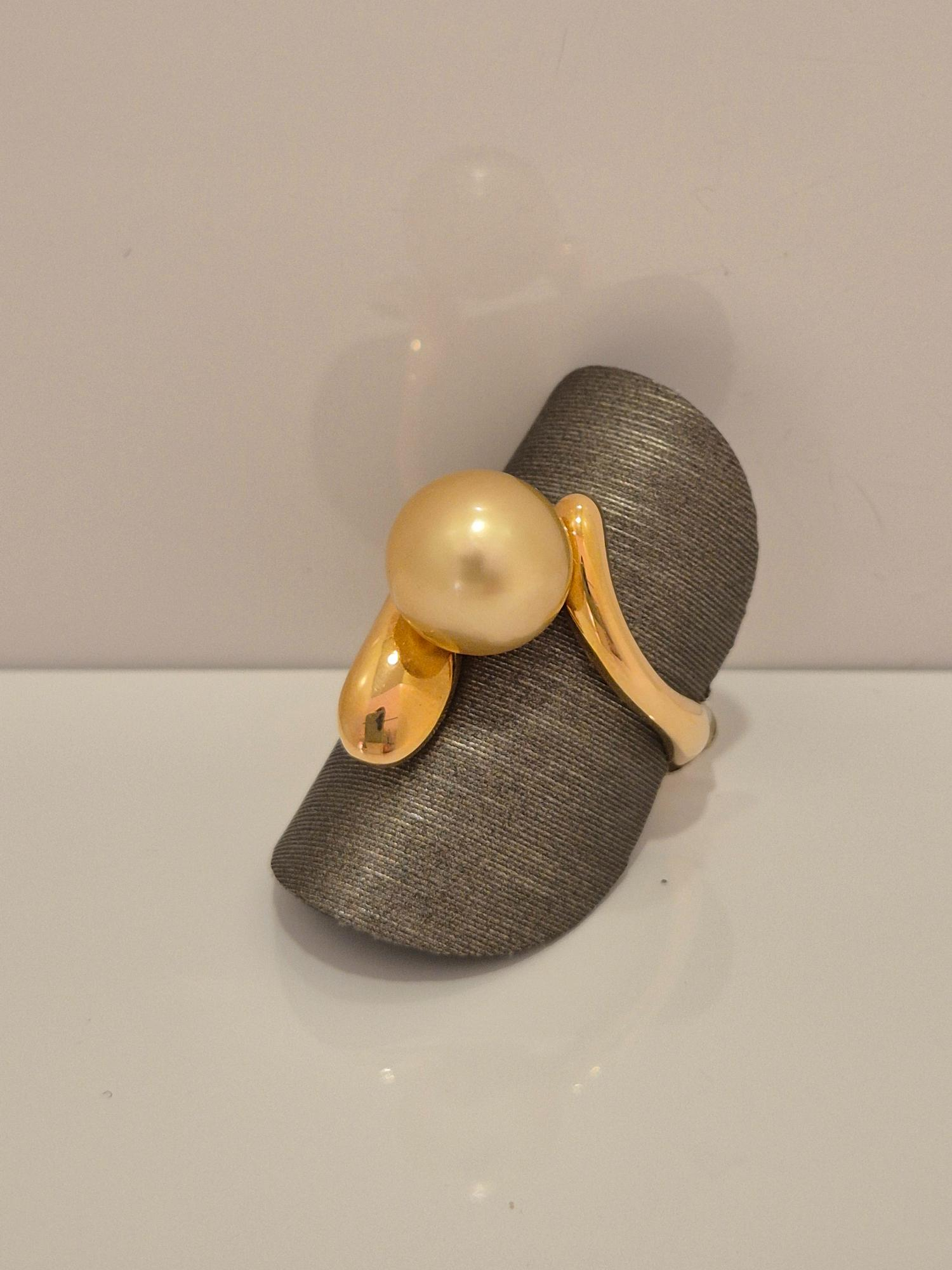 Schoeffel  18krt ros&eacute; gouden ring met gele Zuidzee parel