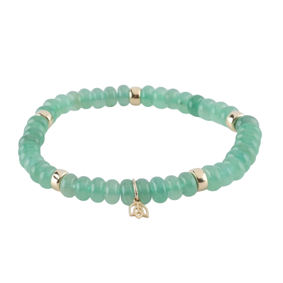 Y&G Groene aventurijn, Edelstenen armband (6x4mm kralen) Vijf 14k gouden beads (6mm) & tulp logo

Onze armbanden hebben een luxe uitstraling, zijn perfect om solo te dragen, maar je kunt ze uiteraard ook combineren.