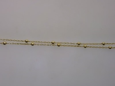 Die Kette Silber GP Kugeln Weihnachtsprospekt 2026, Modellnummer 26-415K, ist eine elegante Halskette von unbestimmter Marke. Sie f&auml;llt unter die Kategorie "Schmuck" und ist ein stilvolles Accessoire mit einer L&auml;nge von 450 mm. Ideal f&uuml;r festliche Anl&auml;sse, passt sie perfekt zu einem Abendkleid oder eleganter Kleidung f&uuml;r besondere Anl&auml;sse.