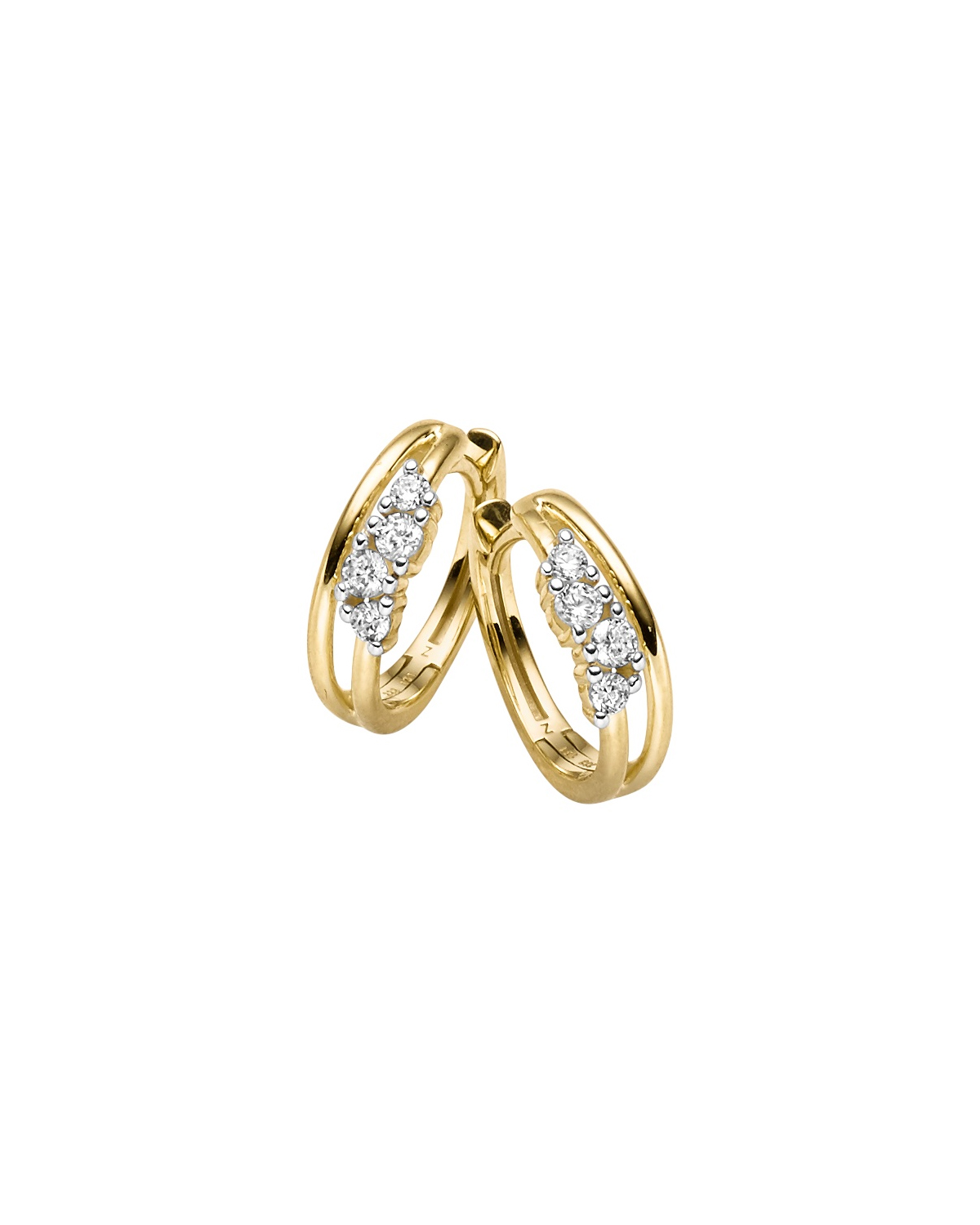 Die Creolen Gold 333 Zirkonia (Modellnummer: 26-439) pr&auml;sentieren sich als elegante Schmuckst&uuml;cke mit funkelnden Zirkoniasteinen, optimal als festliche Accessoires. Diese Hoop-Ohrringe sind perfekt f&uuml;r besondere Anl&auml;sse und verleihen jedem Outfit einen Hauch von Glamour. Tragen Sie sie zu einer Hochsteckfrisur oder einem eleganten Abendkleid, um ihre Sch&ouml;nheit hervorzuheben. Ideal f&uuml;r Weihnachtsfeiern oder besondere Abende.