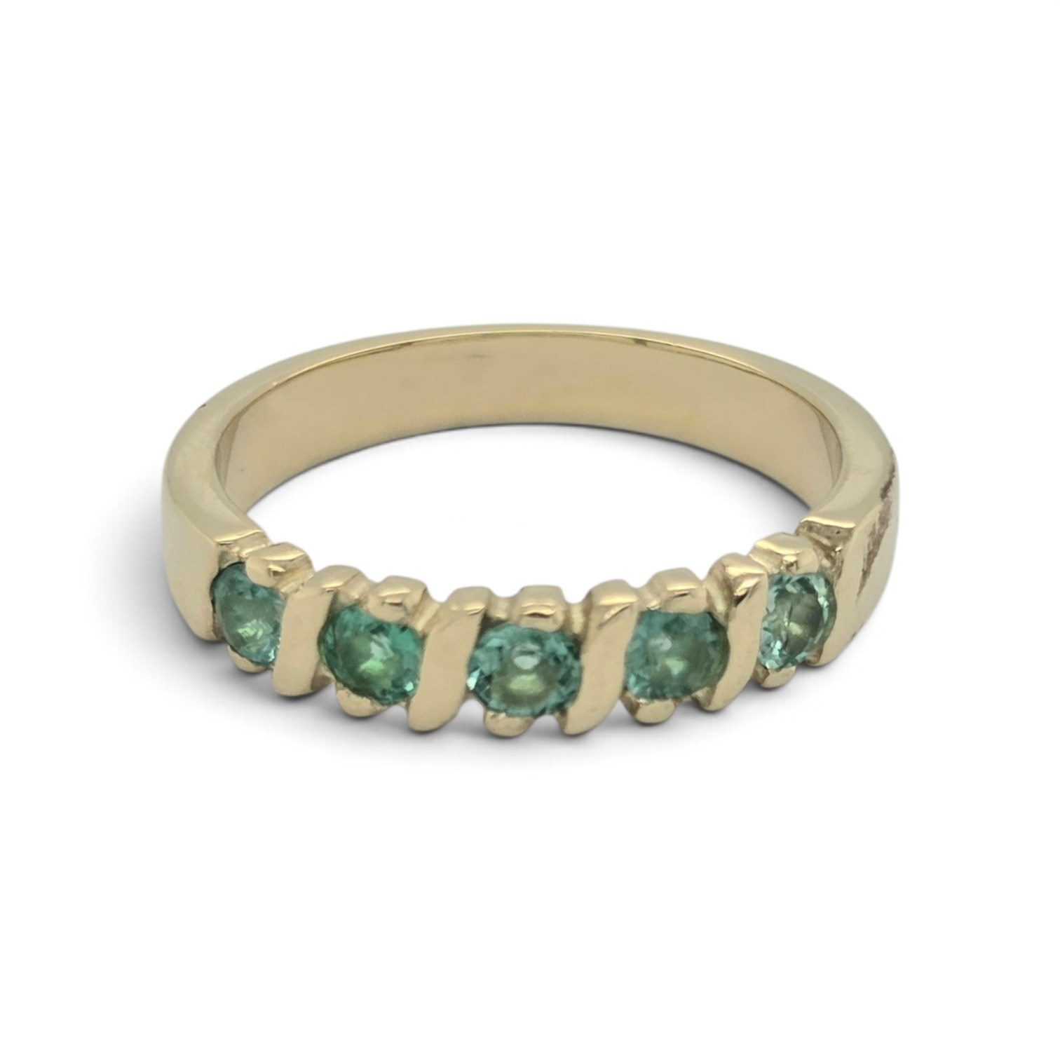 14kt gouden ring met 5x 3mm smaragd