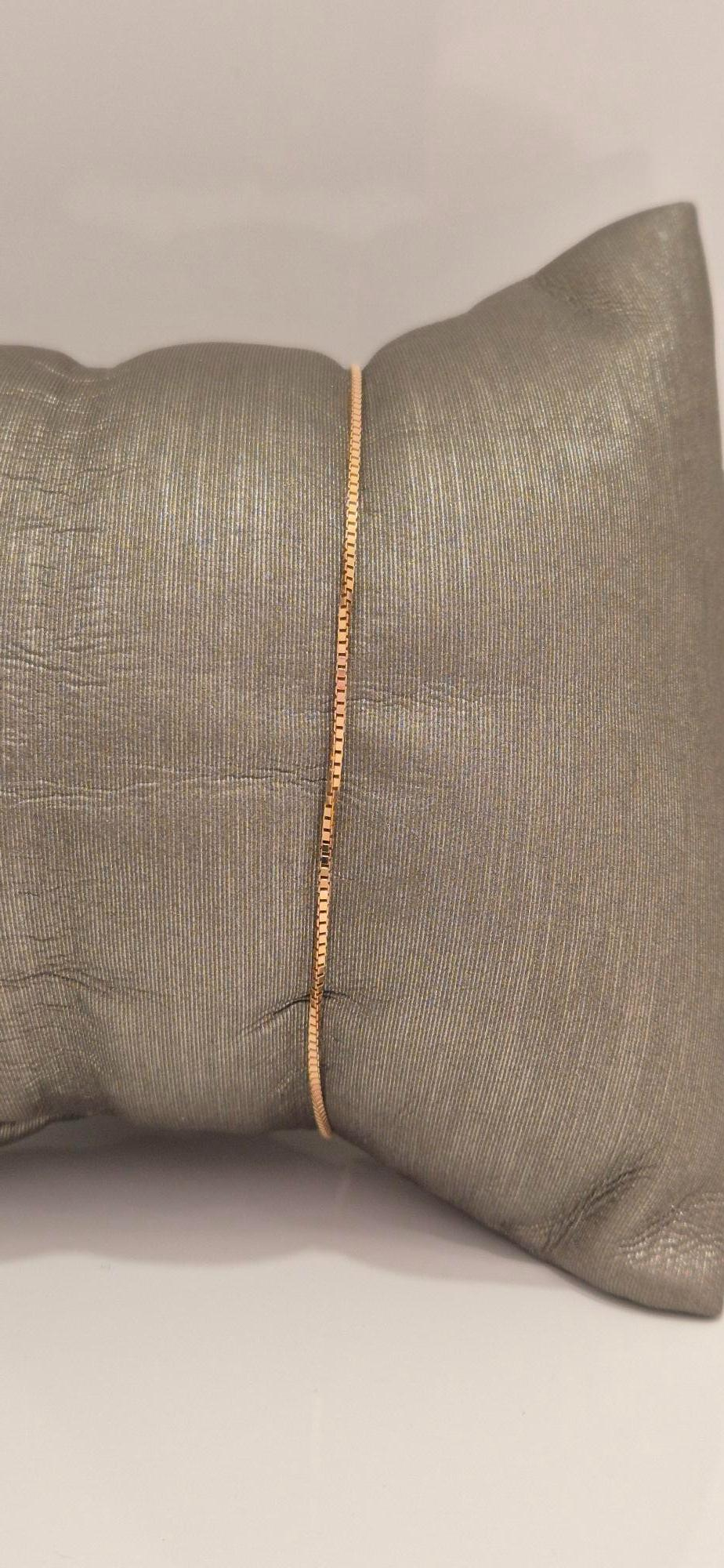 Deze 14 krt ros&eacute;gouden armband met Venetiaanse schakel, modelnummer ALEA-A4400818, valt in de categorie sieraden en is een prachtige toevoeging aan elke outfit. Draag het solo voor een subtiele elegantie of combineer met andere armbanden voor een gelaagde look. Perfect voor zowel dagelijkse als speciale gelegenheden, het is een tijdloos en stijlvol accessoire.