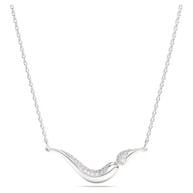 Deze gewelfde Classica-hanger is gemaakt van sterling zilver uit gerecyclede bronnen en voegt een vleugje tijdloze stijl toe aan elke look voor overdag. Hij combineert strak metaal met glinsterend pav&eacute; voor een subtiele zelfverzekerde uitstraling. Swarovski Classica geeft een nieuwe draai aan alledaagse elegantie. Deze collectie is ge&iuml;nspireerd op de Aronskelk en combineert vloeiende vormen met een strakke geometrie, allemaal ge&iuml;njecteerd met het licht van Swarovski Zirkonia.

Artikelnr.: 5740342
Collectie:  Swarovski Classica
Lengte (minimum - maximum): 38 - 43 cm
Formaat motief: 0.9 x 3 cm
Materiaal:  Sterling zilver, Cubic zirconia
Kleur:  Wit
Type sluiting:  Karabijn