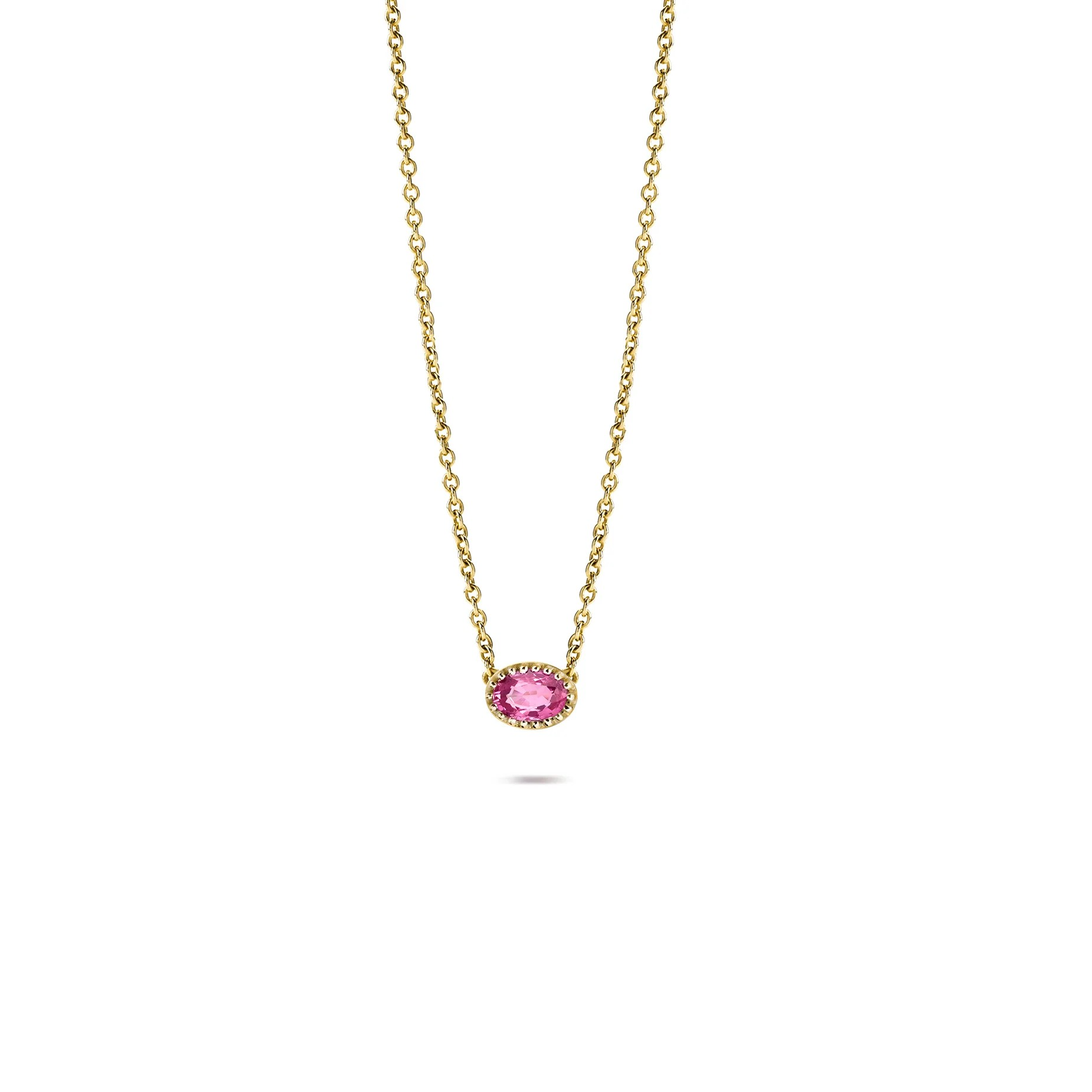 De GEELGOUDEN COLLIER MISS SPRING COLL. MA PETITE ROSE TOURM, modelnummer MSH512, is een verfijnde gouden ketting, precies 1,7 gram in gewicht. Deze ketting, gemaakt van hoogwaardige goud, is een tijdloze toevoeging aan elke sieradencollectie. Draag het solo voor een subtiele elegantie of combineer met andere kettingen voor een gelaagde look.