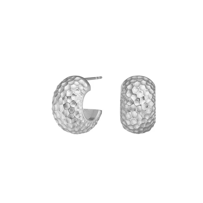 Die Stahl Creolen SALINO  sind neue, elegante Creolen-Ohrringe aus der Kategorie Schmuck. Perfekt f&uuml;r den modernen Look, passen sie sowohl zu l&auml;ssigen als auch zu formellen Outfits. Tragen Sie sie mit hochgestecktem Haar, um die Ohrringe hervorzuheben und Ihren Stil zu betonen. Ein Must-Have-Accessoire f&uuml;r jeden Anlass.