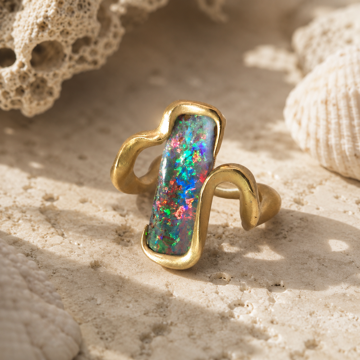 Der Smartcurve Ring Au 750 Opal 5,77 ct (Modellnummer: SMARTCURVE OPAL) ist ein luxuri&ouml;ses Schmuckst&uuml;ck der Kategorie JEWEL, speziell ein RING. Perfekt f&uuml;r elegante Anl&auml;sse oder als stilvolles Accessoire im Alltag. Tragen Sie ihn an Ihrem Ringfinger, um seine Sch&ouml;nheit optimal zur Geltung zu bringen und Eleganz zu auszustrahlen. Ringweite kann individuell angepasst werden.