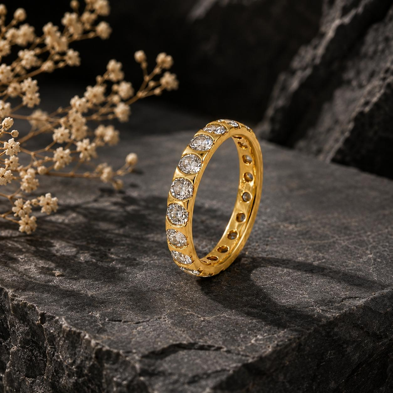 Der Ring Gold 750 mit 19 Brillanten &agrave; 0,13 ct. besticht durch sein edles Design und seine hochwertige Qualit&auml;t. Mit einer Ringgr&ouml;&szlig;e von 52 eignet er sich ideal f&uuml;r elegante Anl&auml;sse oder als stilvolles Accessoire im Alltag. Tragen Sie diesen luxuri&ouml;sen Ring als Statement-Piece an Ihrem Ringfinger, um seinen Glanz optimal zur Geltung zu bringen.
