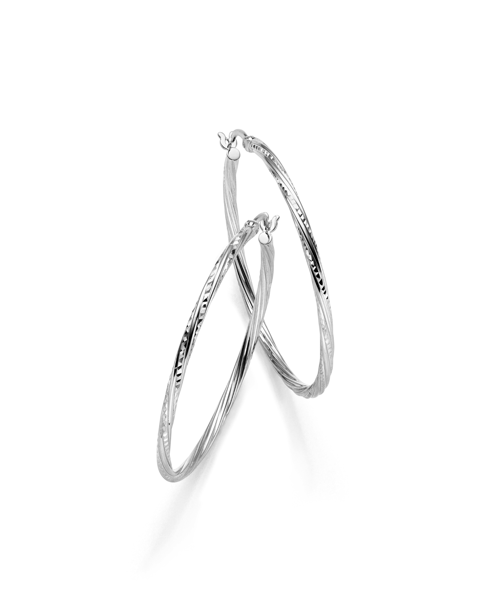 Entdecken Sie die Creolen Silber rund Weihnachtsprospekt 2026 (Modellnummer 26-481), perfekte silberne Hoop-Ohrringe der Kategorie Schmuck mit einer Gr&ouml;&szlig;e von 42. Kombinieren Sie diese eleganten Creolen mit festlicher Abendgarderobe oder einem schicken Alltagsoutfit f&uuml;r einen stilvollen und zeitlosen Look. Ideal f&uuml;r festliche Anl&auml;sse und als stilvolles Accessoire im Alltag.