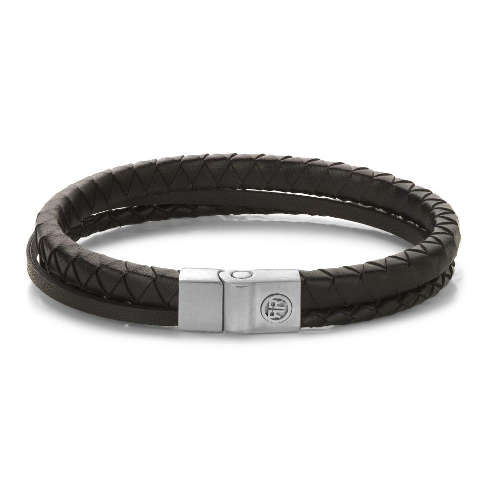 Product: Full Metal Premium C  
Modelnummer: RR-M0064-S-L  

Kenmerken:  
- Maat: 190  
- Categorie: Sieraad  
- Type: Armband  
- Subtype: Koord  

De beste manier om te dragen: Deze koordarmband is perfect als stijlvol statement op zichzelf of gecombineerd met andere sieraden voor een gelaagde look. Draag hem comfortabel om je pols en maak elke outfit compleet.