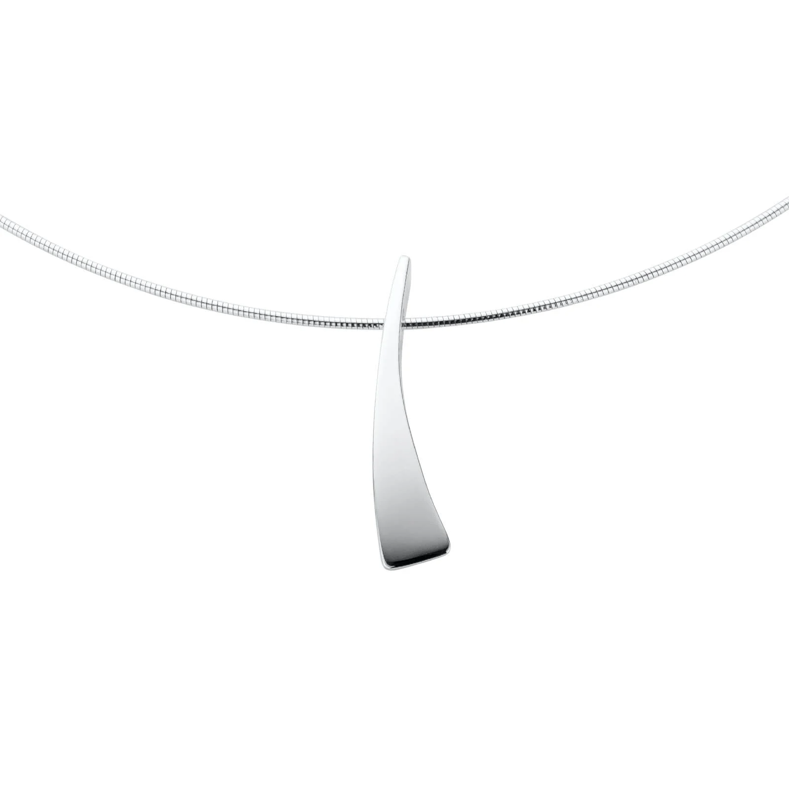 een zilveren hanger van NOL sieraden, gebogen model lengte 3cm