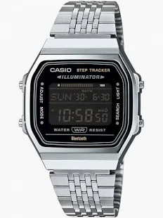 De Casio Vintage ABL-100WE-1BEF is een digitaal horloge in retrostijl met een verchroomde kunststof kast (41,6 &times; 37,9 &times; 8,2 mm), een roestvrijstalen band , Bluetooth-koppeling met een smartphone voor automatische tijdsaanpassing en een ingebouwde stappenteller met een dagelijkse stappengrafiek