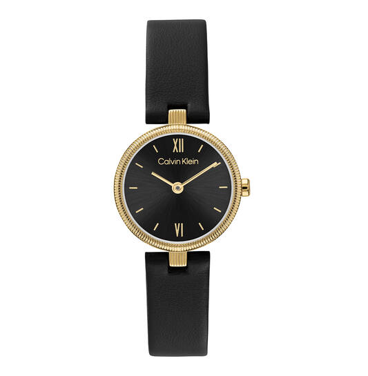 Dit product, met modelnummer 7613272709231, is van Calvin Klein. Het bevat waarschijnlijk kenmerken zoals hoogwaardige stoffen, modern design en comfortabele pasvorm. De beste manier om het te dragen is met minimalistische accessoires voor een chique uitstraling en te combineren met zowel formele als casual kledingstukken voor veelzijdigheid. Een perfect item voor elke garderobe.