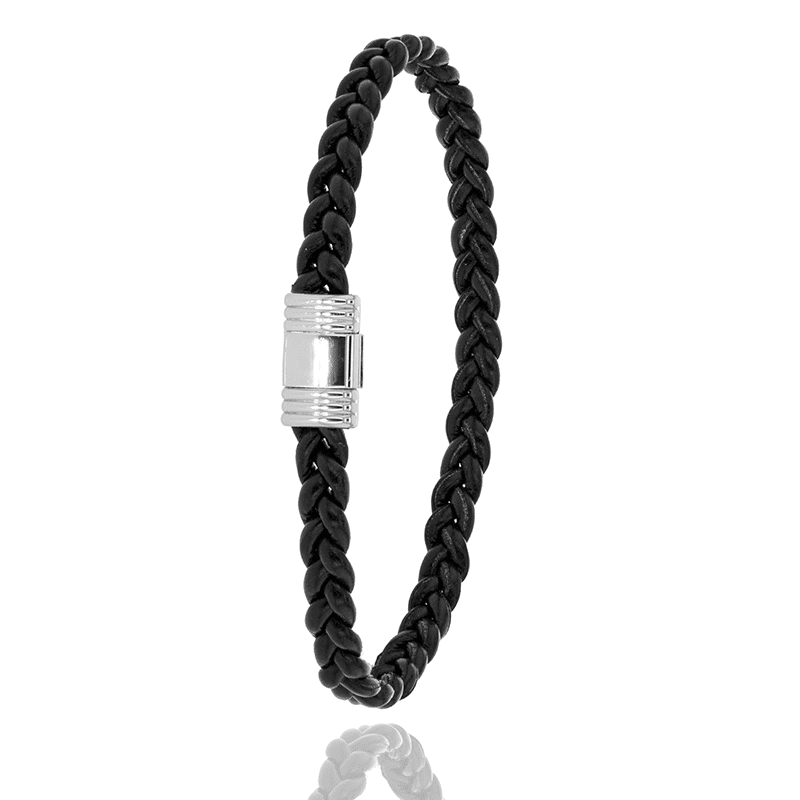 Armband van Albanu Monaco, in zwart leer gevlochten 6mm breed en 19cm lang.