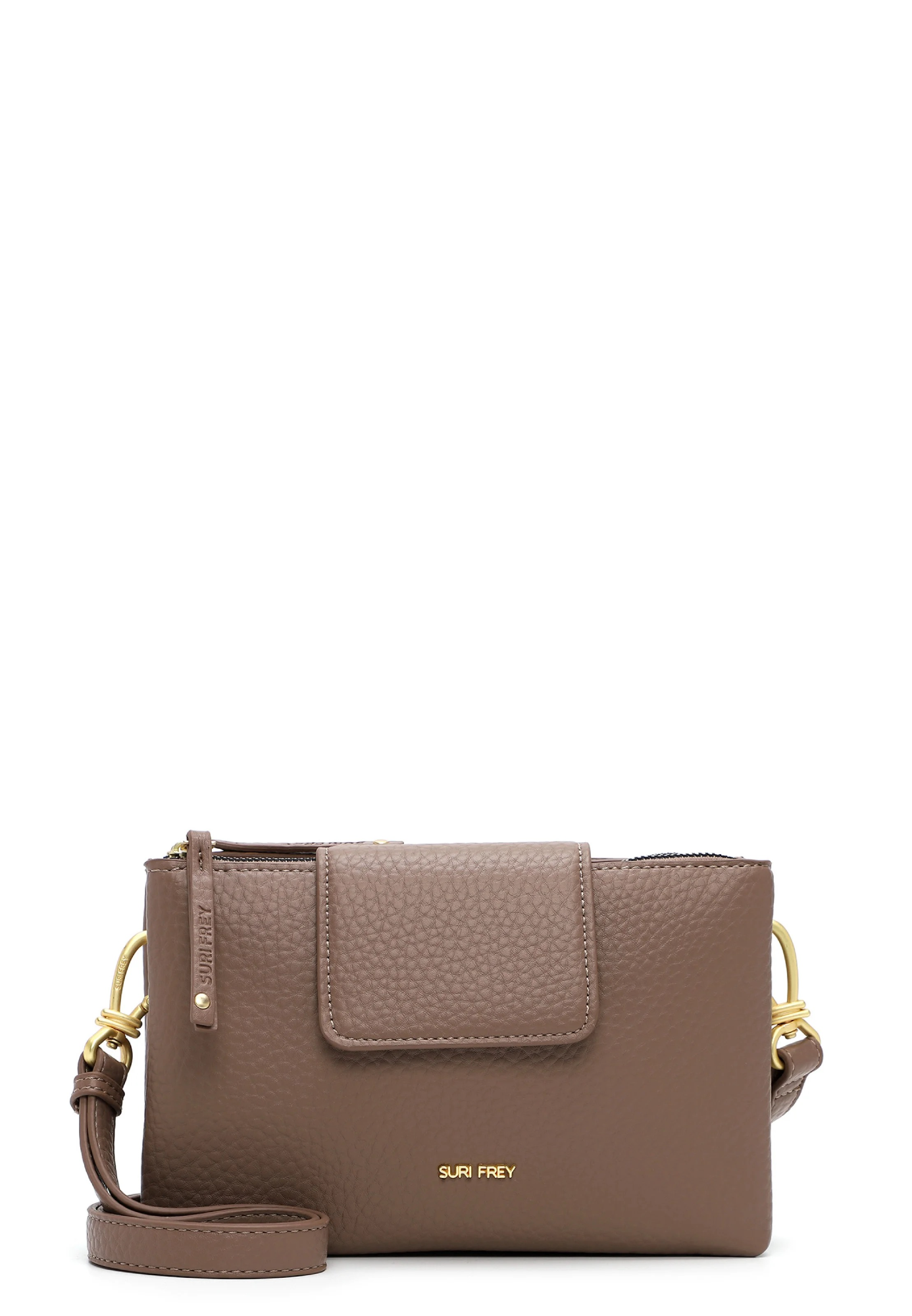 SURI FREY SFY Mimmy Crossbody Bag &ndash; compact, stijlvol en praktisch
De SURI FREY SFY Mimmy Crossbody Bag is de perfecte tas voor vrouwen die houden van een moderne, compacte uitstraling en optimaal draagcomfort. Of je nu door de stad loopt, boodschappen doet of spontaan op pad gaat: deze crossbody tas biedt ruimte voor je dagelijkse essentials en houdt alles overzichtelijk bij de hand.
Modern design
De SFY Mimmy heeft een rustige, eigentijdse uitstraling met een subtiele urban look. De opvallende logopatch geeft de tas een stoer accent en benadrukt het moderne karakter van SURI FREY.
Comfortabel crossbody te dragen
Dankzij de praktische schouderband draag je de SFY Mimmy comfortabel dicht tegen het lichaam. De tas beweegt prettig met je mee en is daardoor ideaal voor dagelijks gebruik, tijdens het winkelen of onderweg in de stad.
Overzichtelijke indeling
Ondanks het compacte formaat biedt de tas voldoende ruimte voor je belangrijkste dagelijkse spullen. De verschillende binnenvakken zorgen voor een overzichtelijke indeling, zodat je essentials zoals je telefoon, sleutels, portemonnee en andere kleine items eenvoudig kunt terugvinden.
Veilig afsluitbaar
Het hoofdvak is voorzien van een ritssluiting. Hierdoor blijven je persoonlijke spullen veilig opgeborgen en kun je de tas met een gerust gevoel meenemen tijdens al je dagelijkse activiteiten.
Diervrije materialen
SURI FREY staat voor modern design, strakke lijnen en bewust gekozen materialen. De SFY Mimmy is gemaakt met diervrije materialen en combineert daarmee een eigentijdse uitstraling met praktisch gebruiksgemak. Een stijlvolle crossbody tas die perfect past bij een actieve en moderne levensstijl.
Productdetails
Merk: SURI FREY
Model: SFY Mimmy Crossbody Bag
Lengte: 5 cm
Breedte: 24 cm
Hoogte: 15 cm
Draagwijze: crossbody / over de schouder
Sluiting: ritssluiting
Indeling: hoofdvak met praktische binnenvakken
Materiaal: diervrije materialen