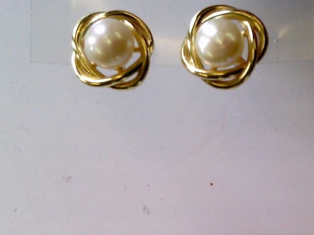 Diese Ohrstecker 925 Gelb SwZP goldplatt., Modellnummer 5-216004-001, sind elegante Schmuckst&uuml;cke aus der Kategorie Schmuck. Sie sind Ohrstecker mit Perlen, die zeitlosen Stil und Raffinesse verk&ouml;rpern. 

Tragen Sie sie zu formellen Anl&auml;ssen oder als elegantes Accessoire im Alltag, um jedem Outfit einen Hauch von Luxus zu verleihen.