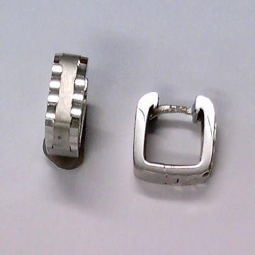 Die Creolen 925 rhodiniert diam/matt, Modellnummer 5-216525-001, bestehen aus hochwertigem 925er Sterlingsilber in Silberoptik. Diese eleganten Silbercreolen sind vielseitig und passen sowohl zu l&auml;ssigen als auch zu formellen Outfits. Tragen Sie sie einzeln f&uuml;r einen dezenten Look oder kombinieren Sie sie mit weiteren Accessoires f&uuml;r einen auffallenden Auftritt. Perfekt f&uuml;r jeden Anlass.