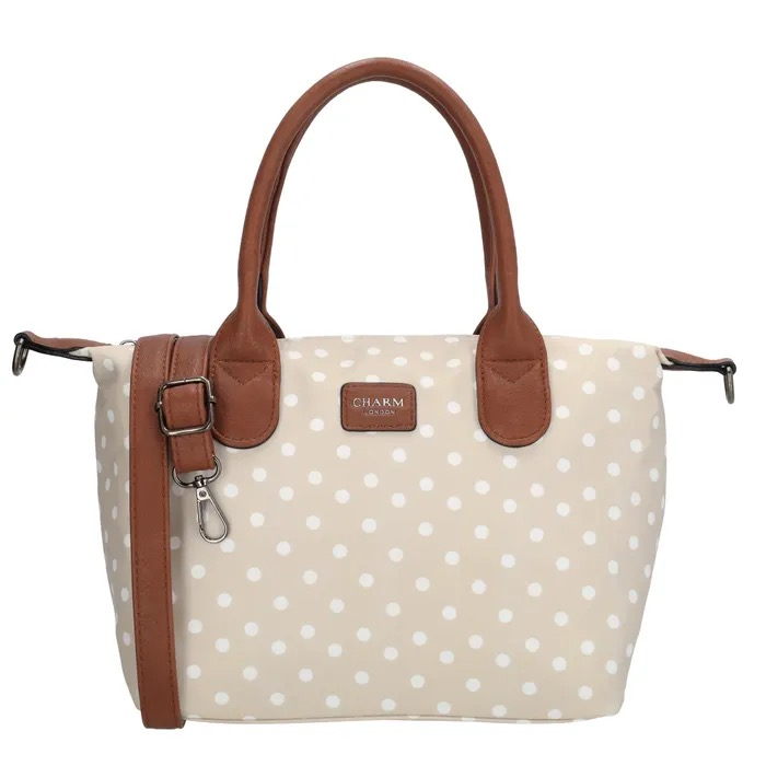 Charm London Buckingham Handtas
De Charm London Buckingham handtas is een stijlvolle en praktische tas voor dagelijks gebruik. De tas biedt voldoende ruimte voor je dagelijkse essentials en is voorzien van een hoofd- en achtervak met ritssluiting. Draag de tas comfortabel aan de dubbele handvatten of gebruik de verstelbare, afneembare schouderband voor een crossbody look.
Afmetingen: 30 &times; 11 &times; 20 cm
Materiaal: Nylon/Polyester
Serie: Buckingham