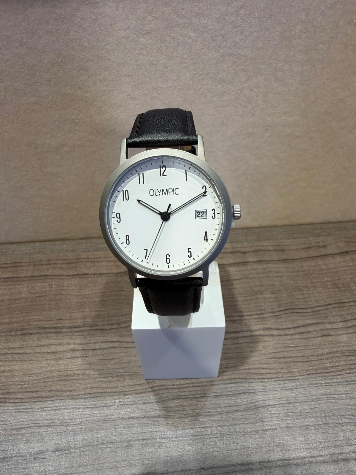 Heren horloge Olympic
zwarte leren band met titanium horlogekast
maat is verstelbaar