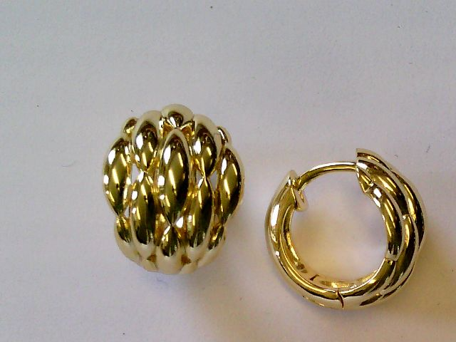 Die Creolen 925 gelbvergoldet, Modellnummer 5-217036-001, sind elegante Schmuckst&uuml;cke mit Zirkonia-Steinen. Diese Ohrringe der Kategorie JEWEL und des Typs HOOP_EARRINGS kombinieren klassisches Design mit einem funkelnden Akzent. Tragen Sie sie zu besonderen Anl&auml;ssen oder verleihen Sie Ihrem Alltagsoutfit einen Hauch von Glamour. Perfekt f&uuml;r einen stilvollen und eleganten Look.