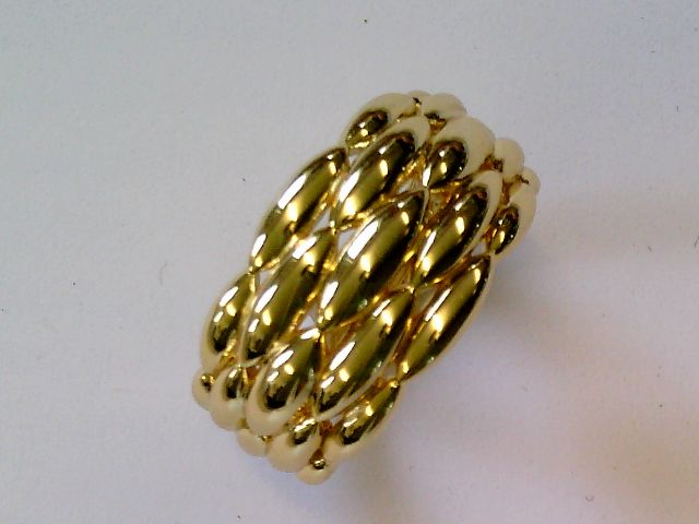 Der Damenring 925 gelb goldplattiert, Modellnummer 5-217035-001, ist ein eleganter Diamantring, ideal f&uuml;r den t&auml;glichen Gebrauch. Tragen Sie ihn als Blickfang zu formeller oder legerer Kleidung, um jedem Outfit einen Hauch von Raffinesse zu verleihen. Perfekte Wahl f&uuml;r einen stilvollen und dennoch allt&auml;glichen Auftritt.