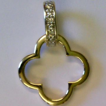 Der Anh&auml;nger 585 gelb/rhodiniert mit dem Brillant 0,01ct wp/pol (Modellnummer: 6-214561-001) ist ein hochwertiges Schmuckst&uuml;ck. Dieser Brillantanh&auml;nger aus edlem Gelbgold ist ideal f&uuml;r besondere Anl&auml;sse und wertet jedes Outfit auf. Am besten tr&auml;gt man ihn an einer feinen Goldkette, um seine Eleganz zu betonen. Perfekt f&uuml;r stilvolle Akzente.