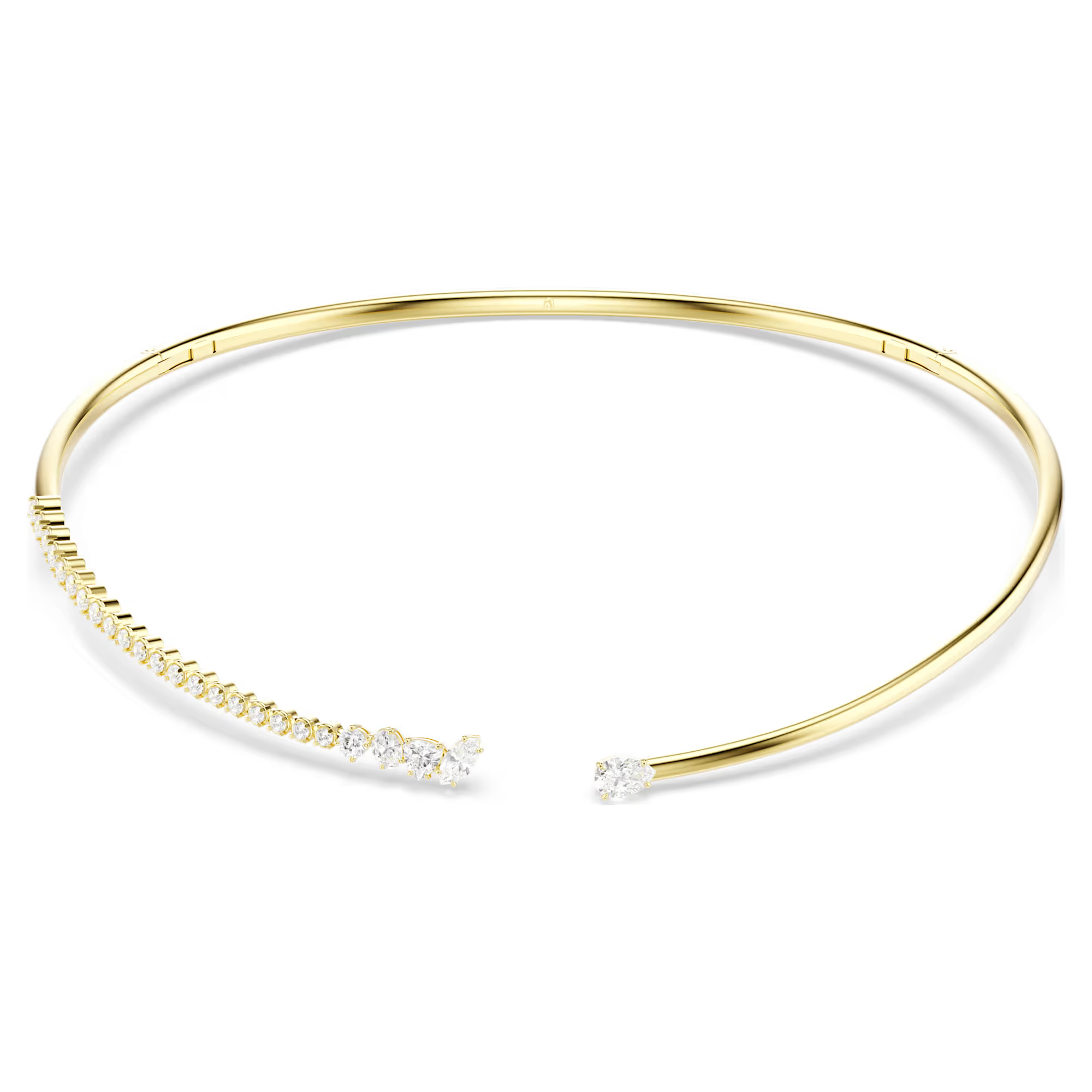 Deze stralende, glanzende en feilloze ketting combineert strak en glimmend metaal met een vleugje Swarovski Zirkonia. Draag hem als schitterende blikvanger op zich of combineer hem met de bijpassende ring en armband. De oogverblindende sieraden van Mesmera combineren klassieke silhouetten met een fascinerende verfijning, wat zorgt voor unieke, persoonlijke looks die altijd een statement maken.

Artikelnr.: 5765320
Collectie:  Mesmera
Lengte: 34.5 cm
Breedte: 1.3 cm
Binnenste diameters: 11.5 x 11 cm
Afstand opening: 1.1 cm
Materiaal:  18k gouden afwerking, Cubic zirconia
Kleur:  Wit
Type sluiting:  Veerscharnier