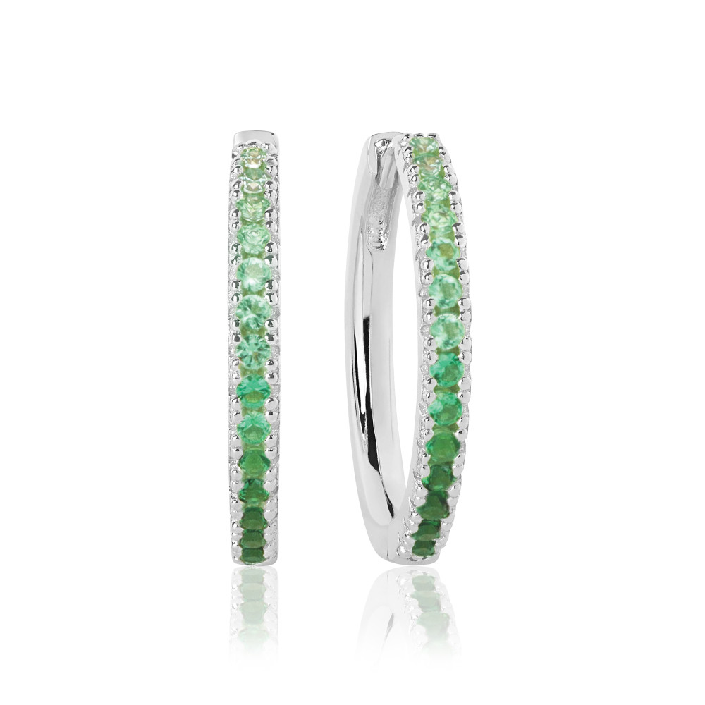 De SJ-E2869-GGR creolen zijn elegante sieraden die elk outfit opfleuren. Deze creolen, ontworpen met oog voor detail, voegen een vleugje verfijning toe aan je look. Perfect te combineren met zowel casual als formele kleding, en ideaal voor dagelijks gebruik. Draag ze met opgestoken haar voor een chique, opvallend effect. Voeg ze toe aan je sieradencollectie.