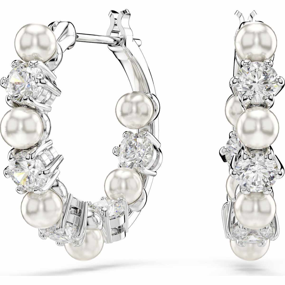 De SWAROVSKI TORENSIERAAD MATRIX 5720885 zijn elegante creolen die schittering en stijl toevoegen aan elke outfit. Deze sieraden, geclassificeerd als Juweel, zijn perfect voor zowel dagelijks gebruik als speciale gelegenheden. Draag ze om een verfijnde touch aan je look te geven. Combineer ze met andere Swarovski-accessoires voor een complete, sprankelende uitstraling.