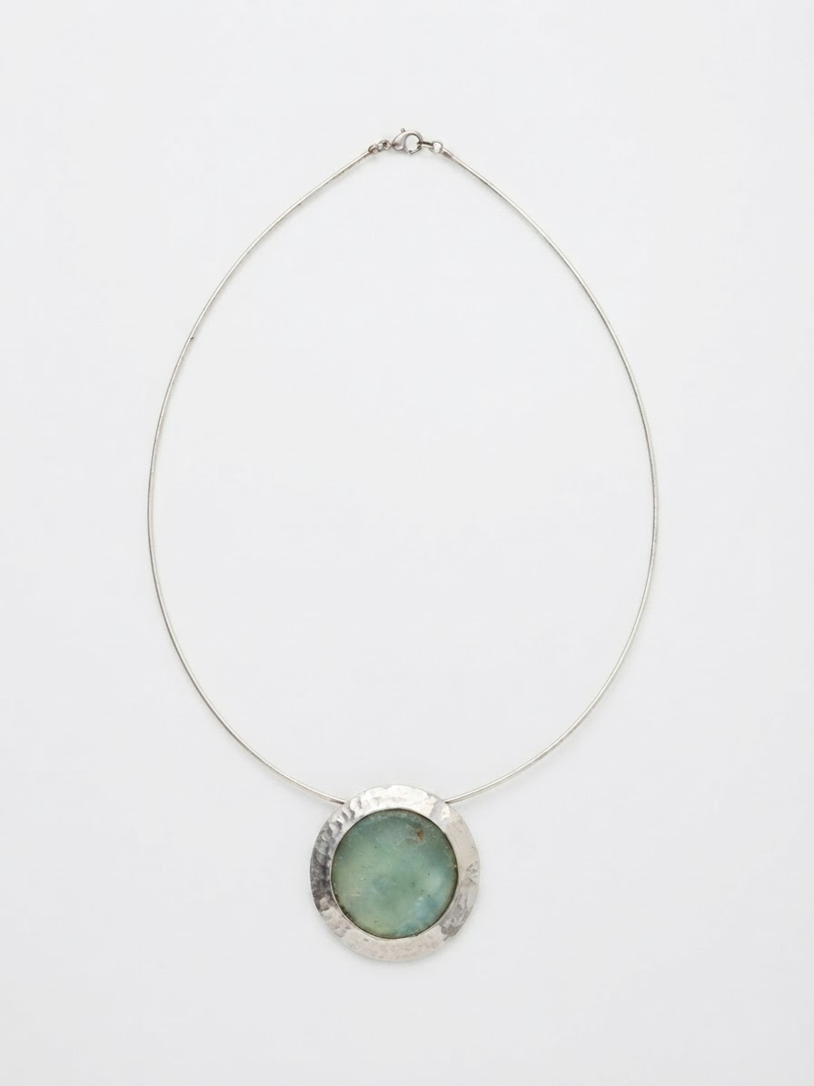 Zilver collier met Romeins glas