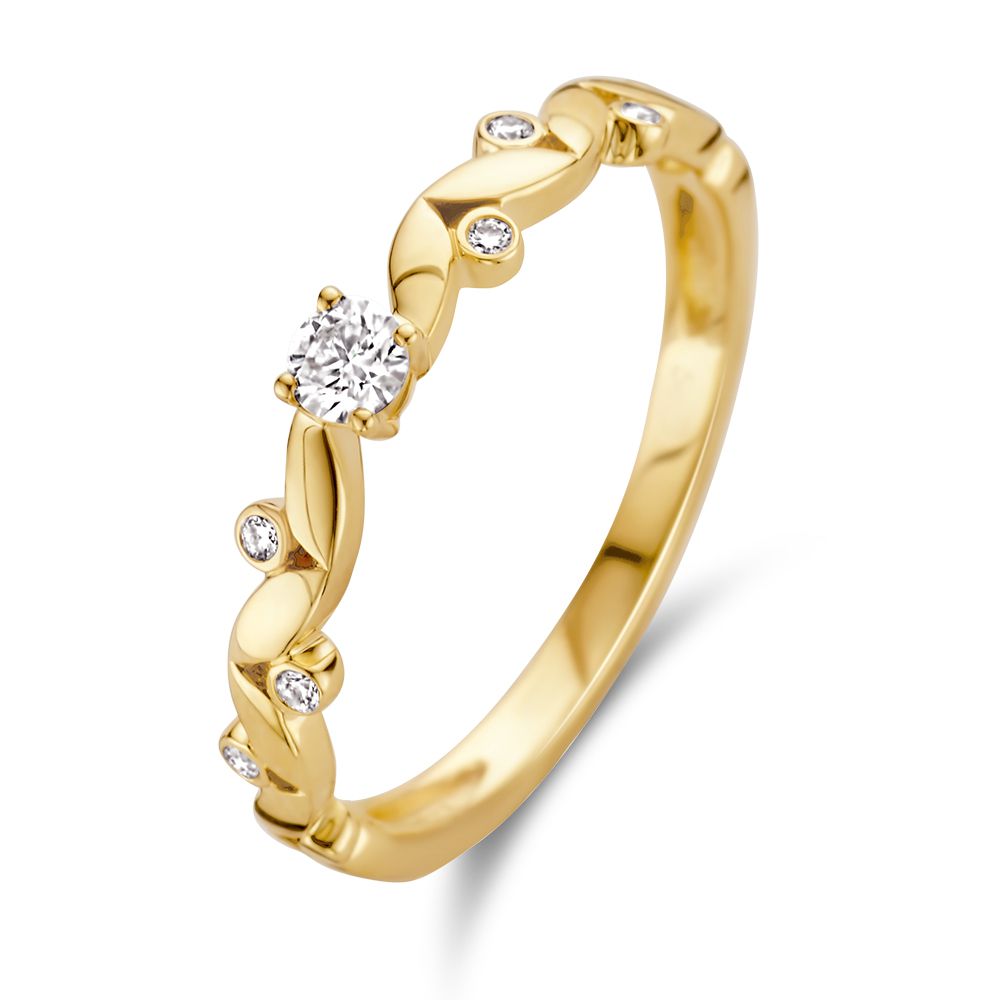 14k geelgouden ring met solitair diamant en kleinere diamanten aan de zijkanten 0.16crt H/SI