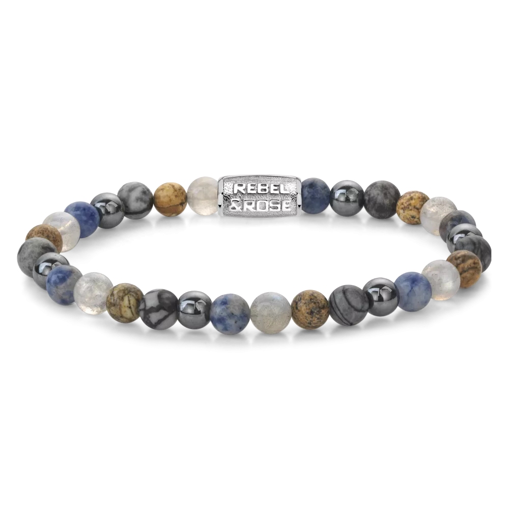 Bead armband, handgemaakt van 6mm Labradoriet, Lithografiet, Black Network, Hematiet en Blue Spot stenen met een zilverkleurig slot. Het Rebel & Rose sieraad is makkelijk te combineren met andere zilveren, leren of kralenarmbanden.